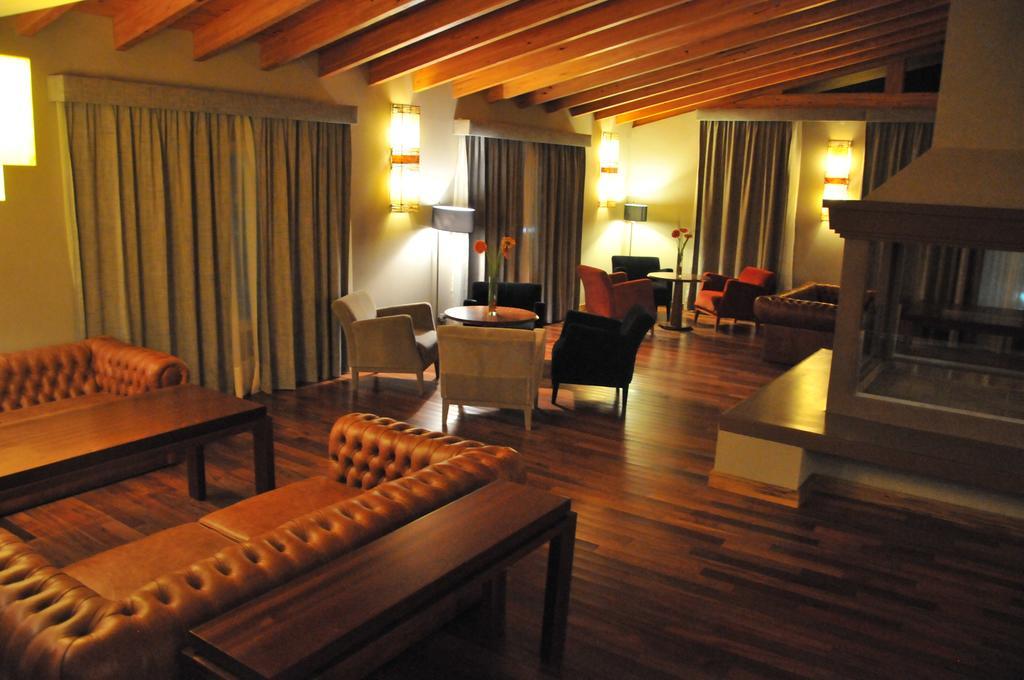 Antu Malal Hotel Plaza Huincul Exterior foto