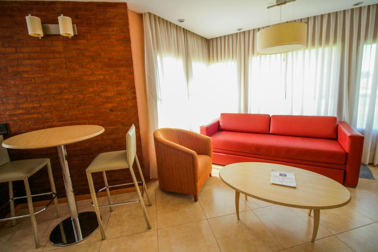 Antu Malal Hotel Plaza Huincul Exterior foto