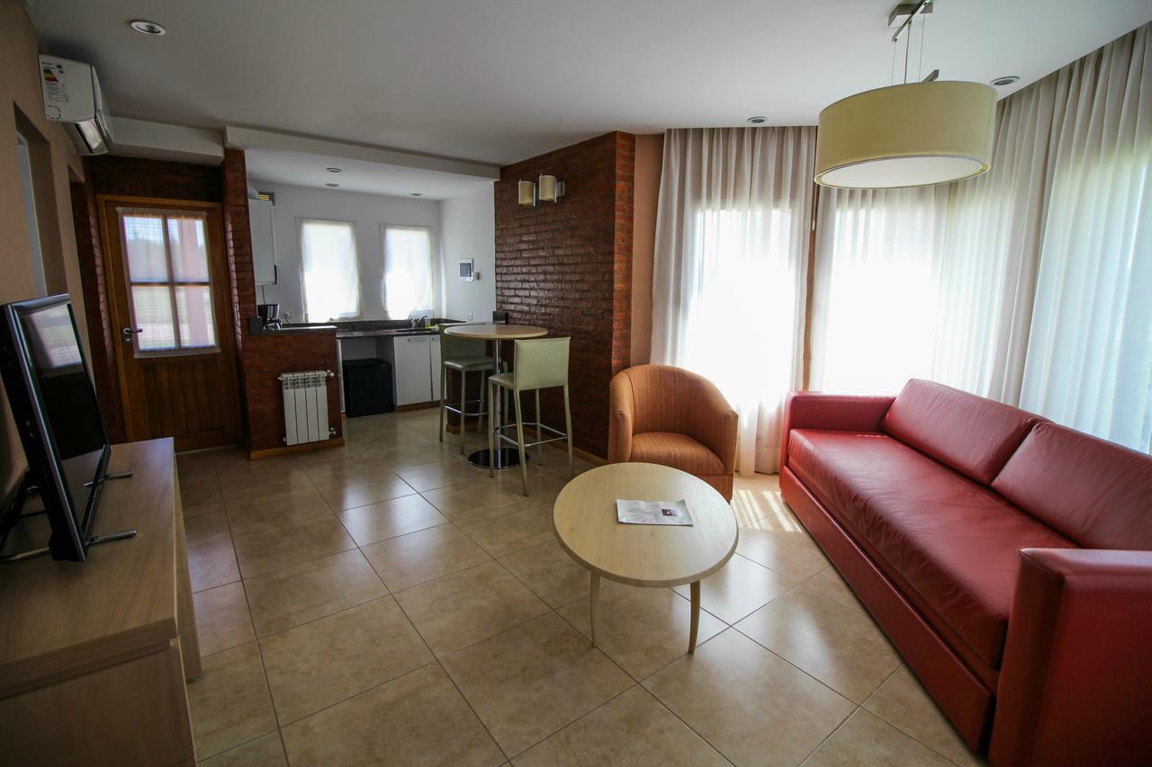 Antu Malal Hotel Plaza Huincul Exterior foto